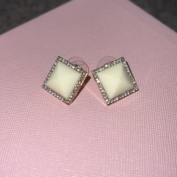 Jewelry - Women’s earrings